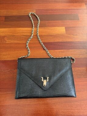 VTG Vivace Black Alligator Envelope Shoulder Bag with Gold Chain